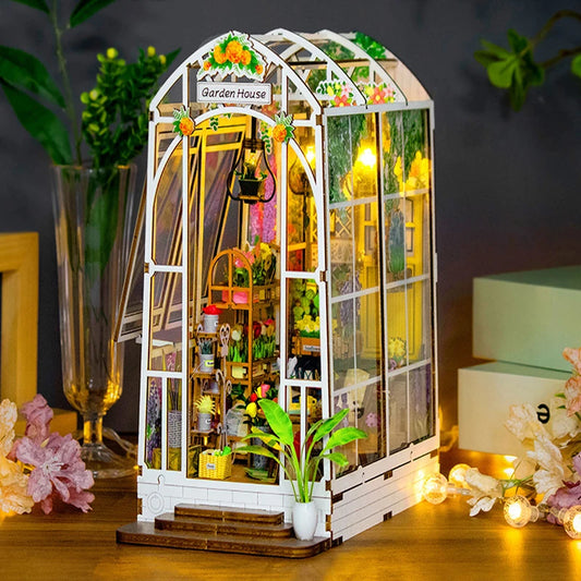 Maison de poupée miniature DIY en bois – Jardin fleuri avec LED pour étagère